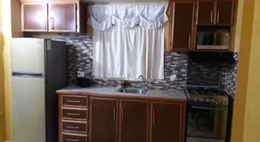 Wallace Holiday Apartments - Image 4