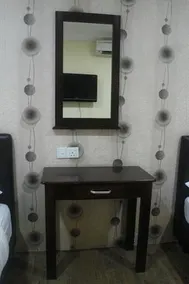 I Home Hotel by OYO Rooms - Image 3