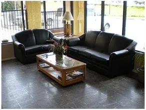 Passport Inn & Suites Corona - Image 3