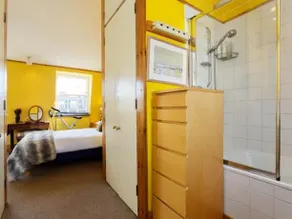Veeve 3 Bed 3 Bath House On Liverpool Road Islington - Image 4