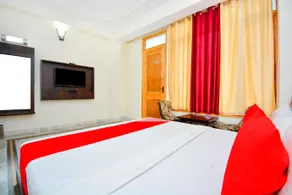 OYO Flagship 45681 Vivek Palace - Image 4
