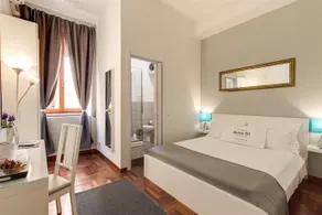YHR Suite 51 - Image 5