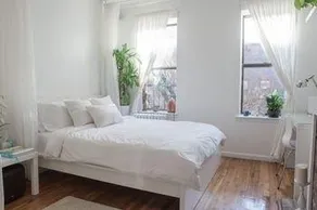 Sunny Chelsea Getaway - Image 2