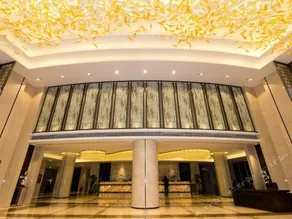 Gloria Plaza Hotel - Image 4