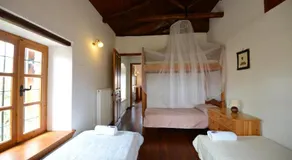 Aronia Stone House - Image 3