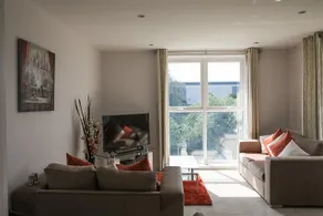 Cygnet House Serviced Apartment - Image 3