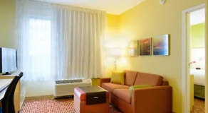 TownePlace Suites by Marriott Frederick - Image 4