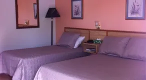 Rose Motel & Cabins - Image 5