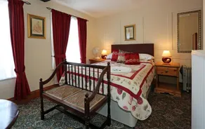 The George Hotel - Image 4