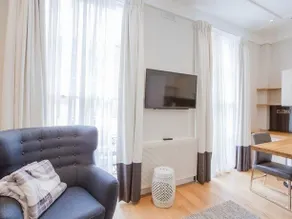 One Bed in Marylebone - Image 4
