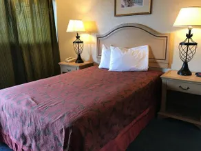El Dorado Motel Salinas - Image 5