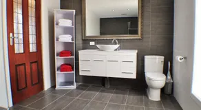 LUXURIOUS Couples Escape, SPA BATH, Netflix, NBN - Image 4