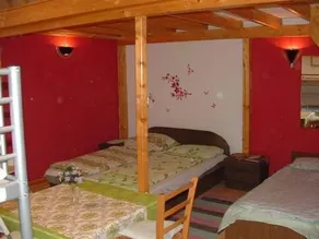 Azusa Guest House - Image 2
