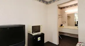 Americas Best Value Inn - Image 4