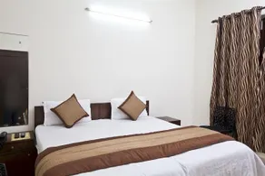Oyo Rooms Sector 38 - Image 4