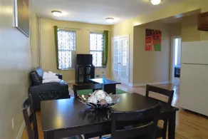 North Broadway Deluxe - Image 2