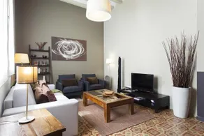 Friendly Rentals Gaudi - Image 3