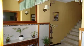Hostal Los Claveles - Image 3