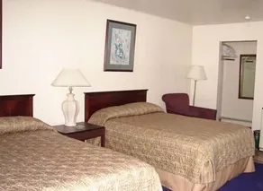 Swiss Motel Riverhead - Image 2