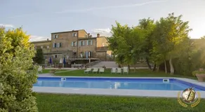 Renovated Villa With a Charming Pool - Image 3