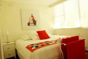 Colour Pop Fitzroy - Pets, Parking, Balcony, 3bdrm - Image 2