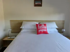 Brisbane Valley Tavern Apartments - Image 2