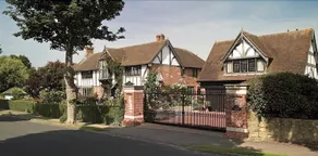 Dean Court Lodge - Image 1