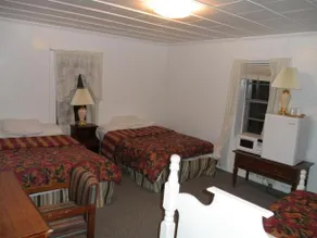Mountain Top Motel - Image 4