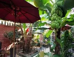 Remy's Garden Hotel - Image 2