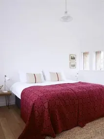 The Red Barn - Image 3