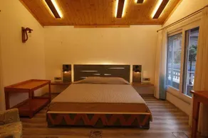 StayVista at Dudley Manor - Image 4