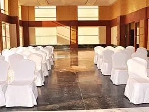 Grand Basant Hotel - Image 4