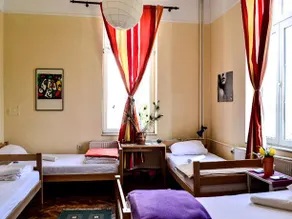 Kej Hostel & Apartments - Image 2