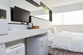 Clover Double Room 1- near Zhongshan Jr H School - Image 4