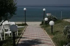 Kopsis Beach Hotel - Image 4