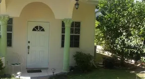 Kingston Studio Apartment - Image 3