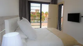 Modern Villa Close to the Sea - Image 4