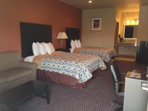Budget Host Inn Jourdanton - Image 3