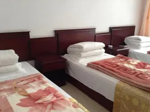 Wutaishan East Wind Inn - Image 3