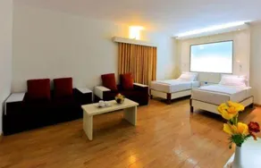 Emarald Hotel Ooty - Image 4