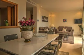 Elegant Luxury - Image 2