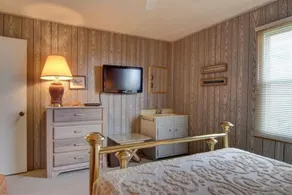 Paper Chase 4 Br home by RedAwning - Image 5
