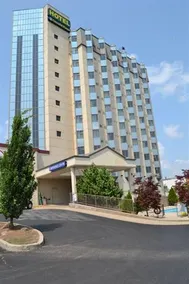 Emerald Crown Hotel - Image 2
