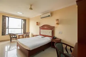 OYO Flagship 14060 Orient Inn Sadar - Image 2