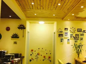 Bee Guesthouse - Image 2