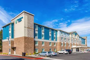WoodSpring Suites Portland North Gresham - Image 2