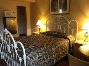 Starlite Cottage Motel - Image 5