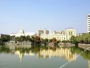 Cuihu Hotel - Image 5