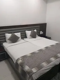 Star Inn Guest House - Image 2