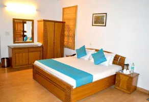 Humble Blossom Hotel - Image 4